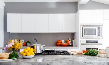 Restaurant kitchen counter
